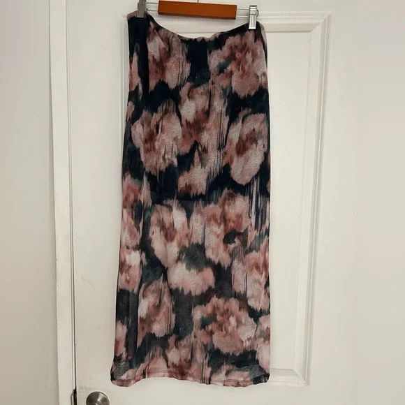 NWT Abercrombie & Fitch Skirt Size Medium - Picture 2 of 2